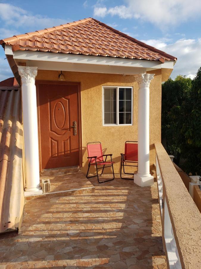 Irie Hideaway - Private Studio In Gated Community --Caribbean Estates, Portmore Apartment Exterior photo