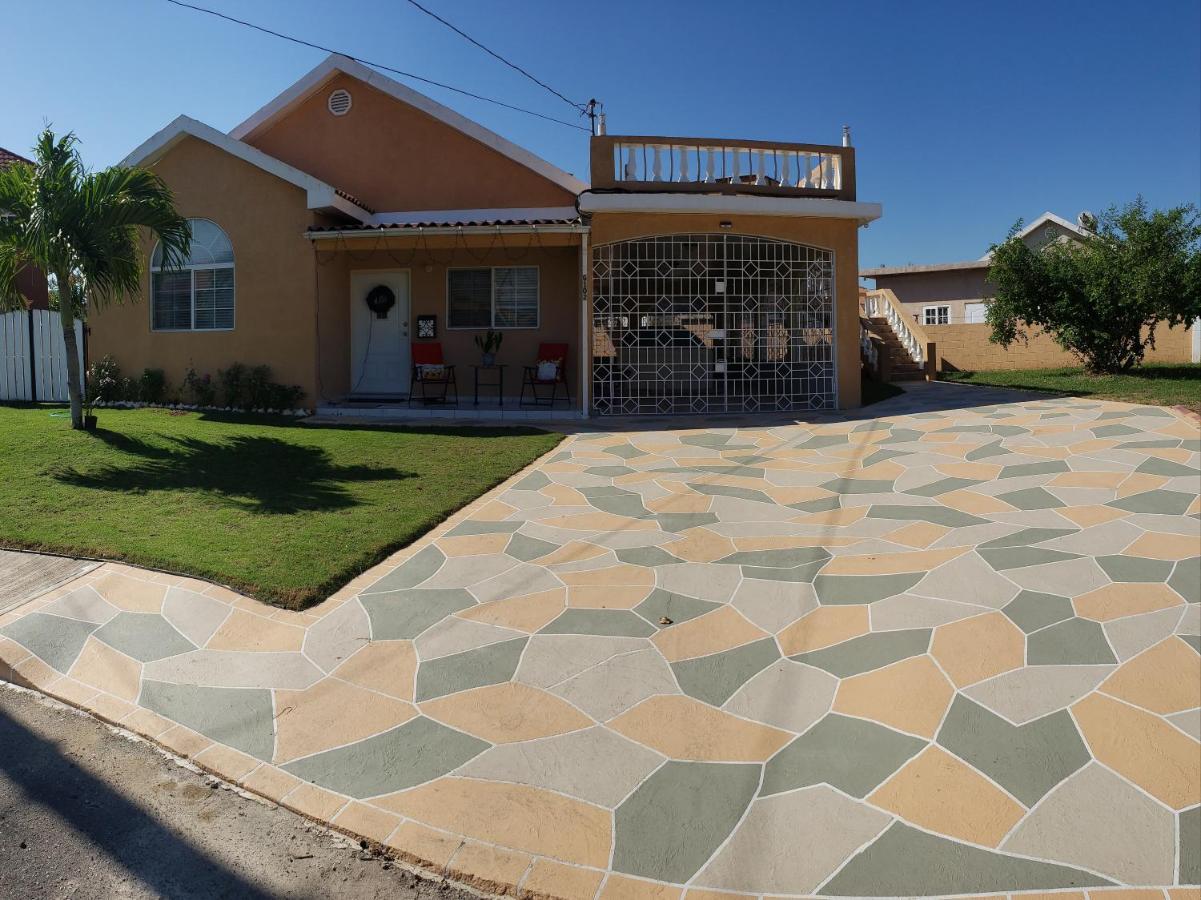 Irie Hideaway - Private Studio In Gated Community --Caribbean Estates, Portmore Apartment Exterior photo